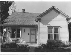 1900 Queen Anne cottage house in the Bonnardel Addition, at 422 Bonnardel Avenue, Sebastopol, California, 1993