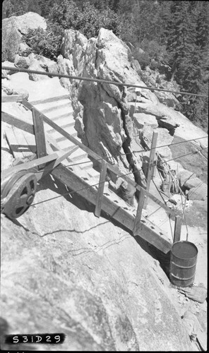 Moro Rock, SNP. Construction, old stairs and new flight near top