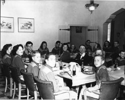 California Centaurs mounted junior drill team dinner at an unidentified location, 1946