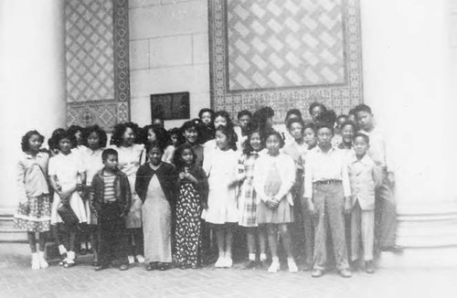 Pupils of the Catholic Chinese Center on the steps of Los Angeles City Hall