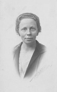 Petra Nielsen, b. 02.05.1887 in Laasby. Nurse. Emission to China: 1916. Feng Cheng since 1918