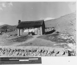 A Manchu mud hut at Fushun, China, 1940