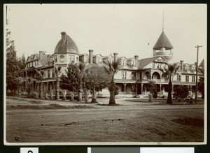 Hotel Palomares, showing the left side, ca.1904