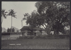 "Tempelpagoda (links) u. Tempel-Eingangsgebäude in Nagercoil Trevankor (Südindien)."