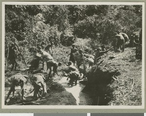 Diverting a river, Chogoria, Kenya, ca.1925