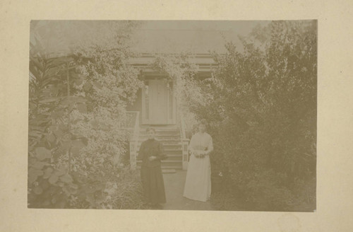 Ekman and Hays at Granger Home