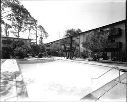 Swimming pool at the Creekside Park Apartments, Santa Rosa, California, September 18, 1965