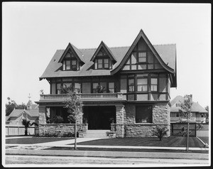 Exterior view of the Paul Haupt residence on Figueroa Street, January 3, 1961