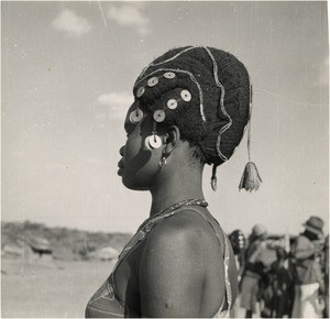 Hairstyle of a woman, in Cameroon