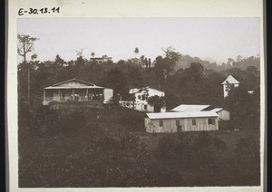 Station Victoria, Kamerun; im Hintergrund Bezirksamt