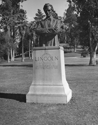 Lincoln Park statue