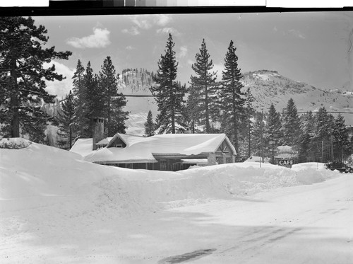 Donner Lake Lodge on Highway 40, Calif