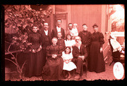 Family portrait with twelve people