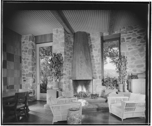 Stanton, Robert and Virginia, residence. Living room and Architectural detail