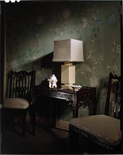 [Wallpaper]. Jack Benny residence; William Haines, decorator