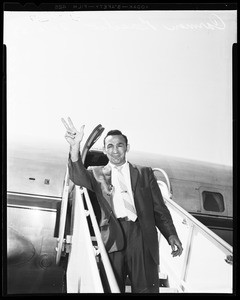 Carmen Basilio arrival, 1958