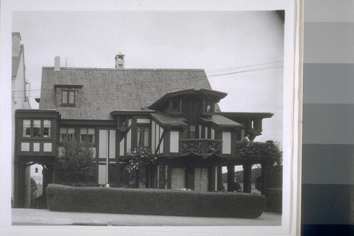 Roos House, San Francisco: [exterior, general view]