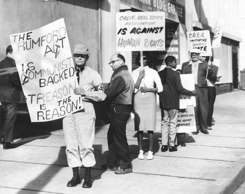 Pickets on 9th and Spring Streets