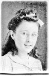Sebastopol Grammar School 5th grade class photo of Carolyn Stone, about 1912