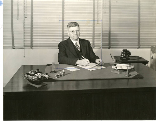 Photograph of President Batsell Baxter