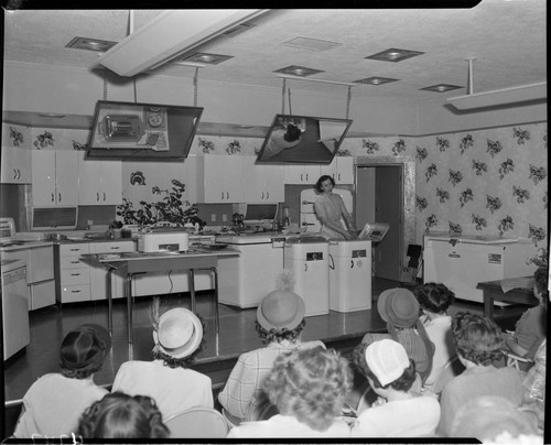 Cooking demonstration stage during cooking class
