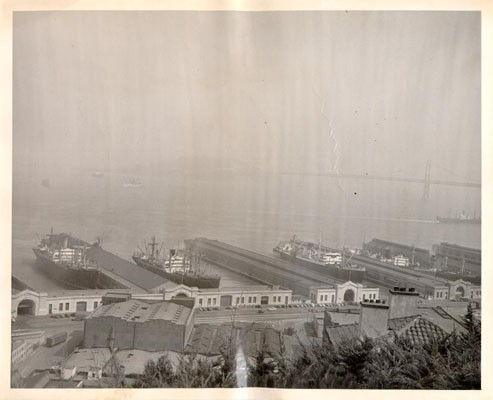 [View of piers from Telegraph Hill]