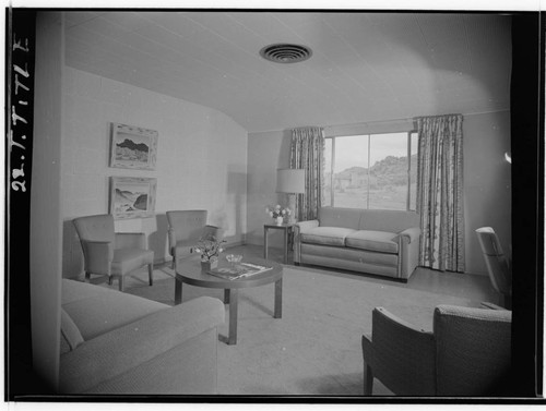 Apple Valley Inn. Interior