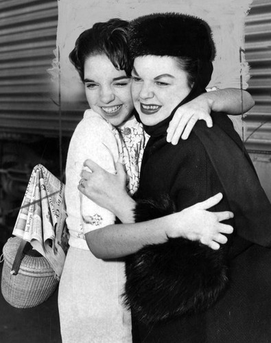 Daughter welcomes Judy Garland home