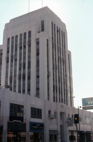 Dominguez-Wilshire Building