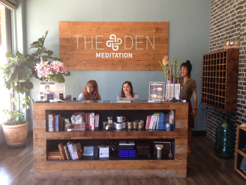 Den Meditation desk