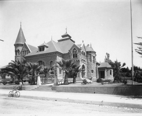 Pasadena Public Library, exterior