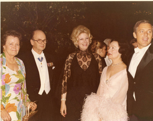 L to R: Unknown, Unknown, Peggy Bales, Unknown, Mrs. John Tyler, Dr. Banowsky (Color)