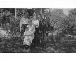 Neil/Medley family posing in front of a tree, Petaluma, California, about 1921