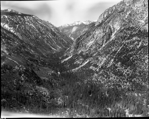 Middle Fork Kings River Canyon from Simpson Meadow looking downstream, Aerial from helicopter. Glaciated Canyons. crop from top