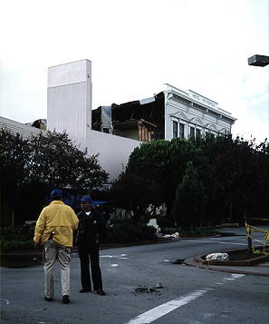 Clearing around the Hotel Metropole after the earthquake