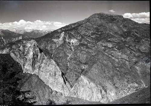 Misc. Geology, Misc. Peaks. Wren Peak and marble outcrops north of Horeshoe Bend