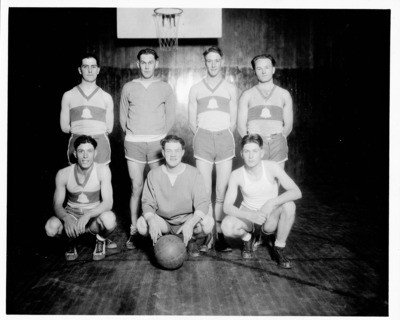 Basketball - Stockton: Bell Basketball Team