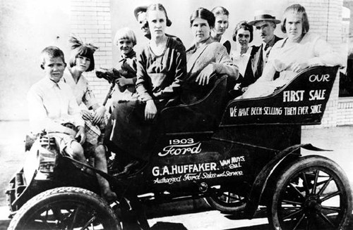 Huffaker family, Van Nuys, Calif., 1919