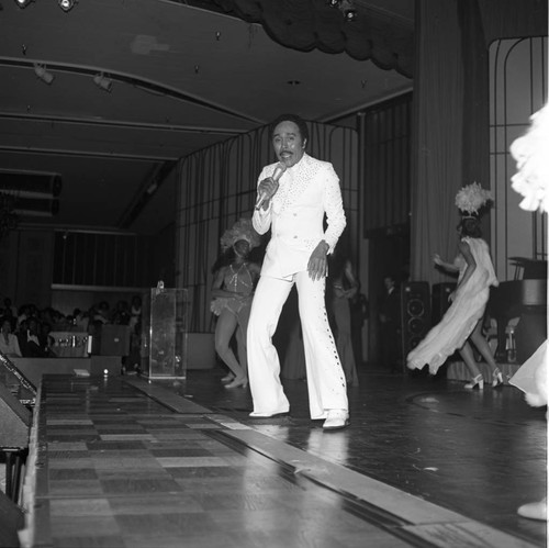 Unidentified man performing on stage during the NAACP Image Awards, Los Angeles, 1978