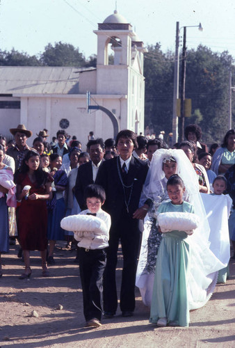 A young bride and groom with guests, Chiquimula, 1982