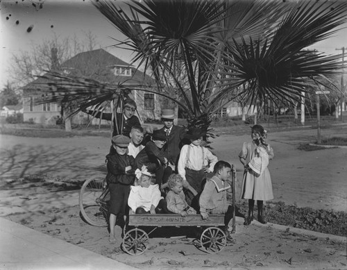 Gunther family children with others, Christmas Day, 1907