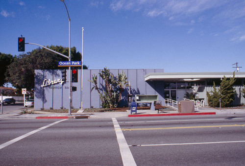 Exterior of the Fairview Avenue Branch Library at 2101 Ocean Park Blvd in Santa Monica showing the 2002-03 remodel designed by Architects Killefer Flammang