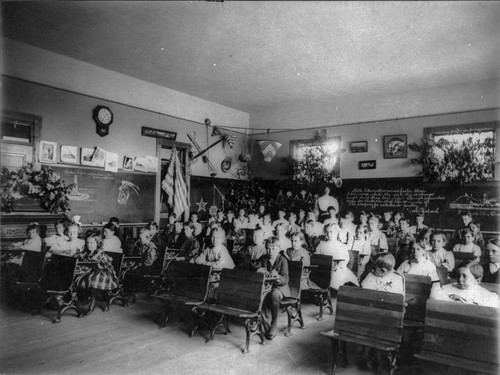 Interior Quincy School - 1910