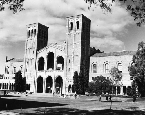 Afternoon view of Royce Hall, U.C.L.A
