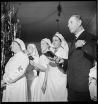 Military Hospital in Vaasa. Dr. J.L. Lindstrom surgeon, in charge of all military hospitals of the sector [Doctor and nurses singing for Christmas day service]]