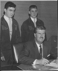 Mayor Arthur Parent with Kenilworth Junior High School Future Farmers of America, Petaluma, California, 1960