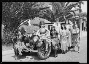 Lincoln with Spanish dancers, Southen California, 1927