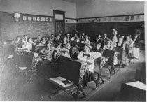 Summit School classroom, 1910