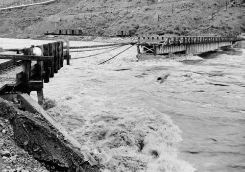 Flood waters during construction of Shasta Dam
