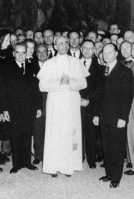 Thedore von Karman (left) and an AGARD-NATO group being received by Pope Pius XII